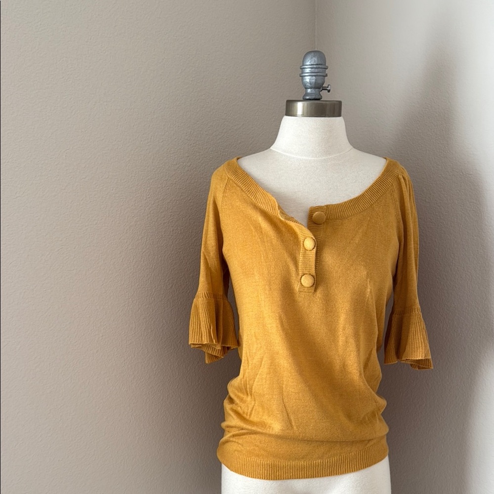 TO THE MAX new Women's Mustard Button-Detail Top NWT